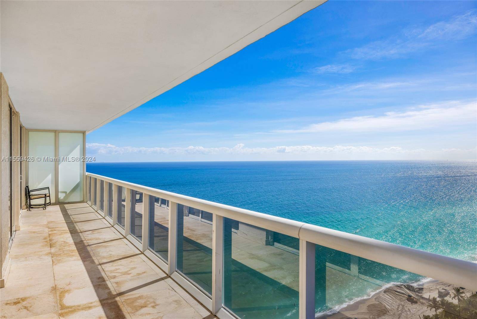 This 2 bed 2 bath apartment is located on the corner of a building, offering breathtaking views of both the city and the ocean.