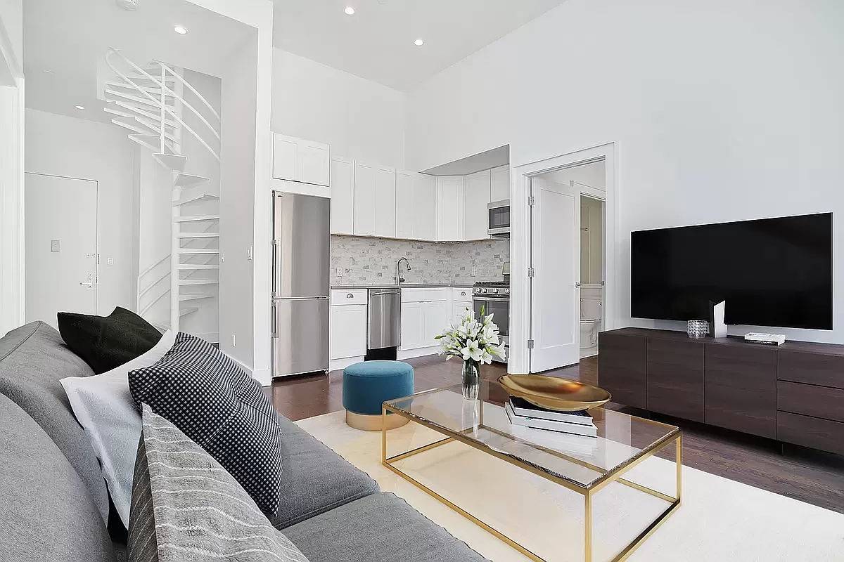 This is a gorgeous, newly renovated Penthouse apartment with brand new everything.