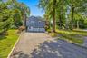Driveway-ample parking