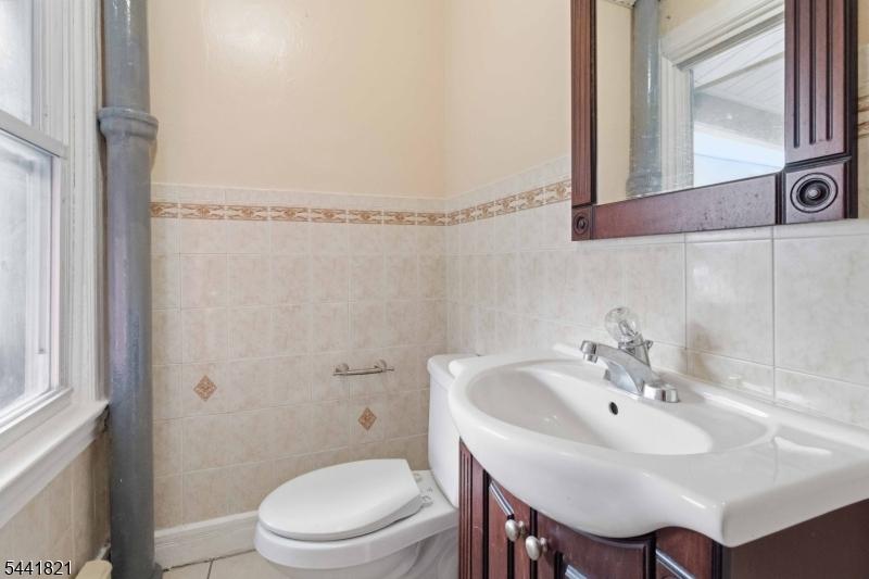 Powder Room unit 1