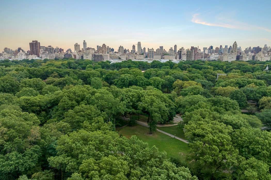Central Park Views and Glorious Terrace Discover the epitome of luxury living with this very special, high floor, corner apartment in the iconic Beresford.
