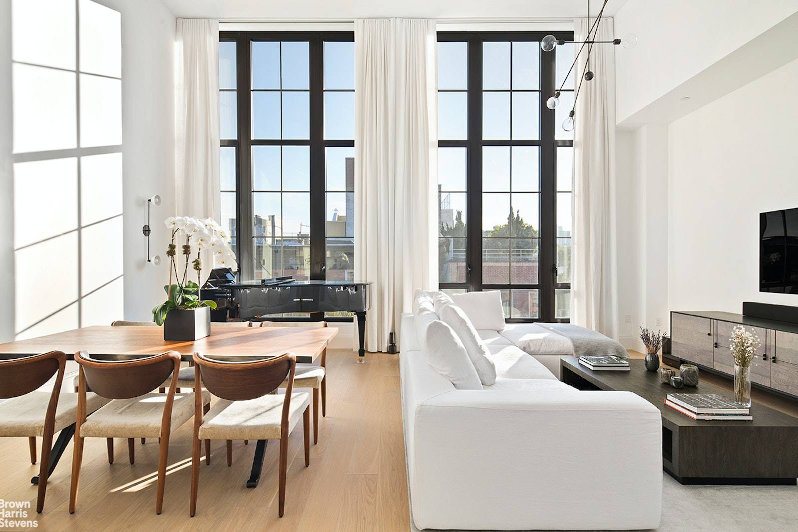 SHORT TERM AVAILABLE FULLY FURNISHEDPenthouse F at Steiner East Village is a luxurious and spectacular 1782 square foot 3 bedroom, 2.