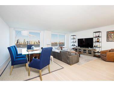 Welcome to River amp ; Warren a new condominium in a quiet corner of Battery Park City.