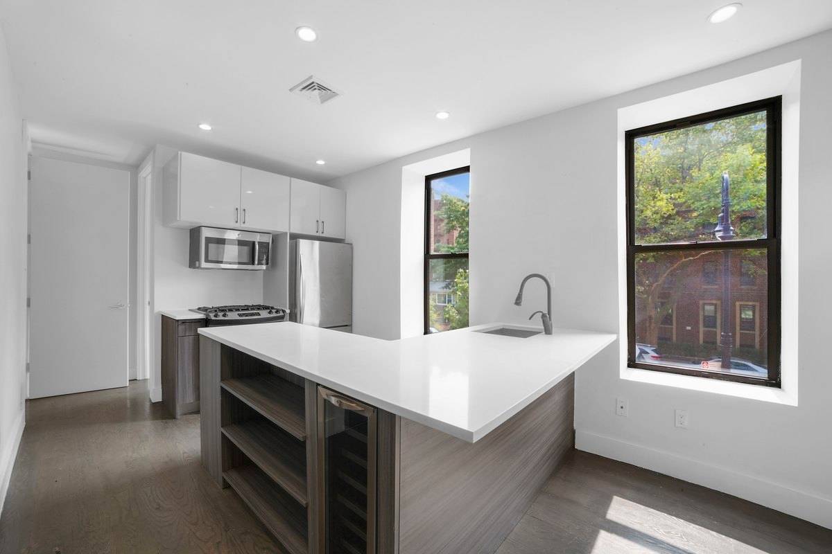 Open rental listing Owner pays 1 month OP Prospect Park United LLC introduces a high end, gut renovated 3 bedroom apartment in Prospect Lefferts Gardens, Brooklyn centrally located on the ...