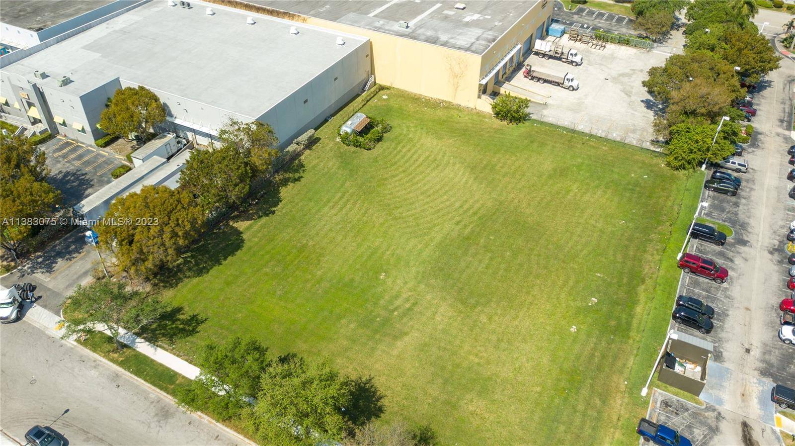 1. 09 Acres vacant lot for sale in Doral, FL 33172.