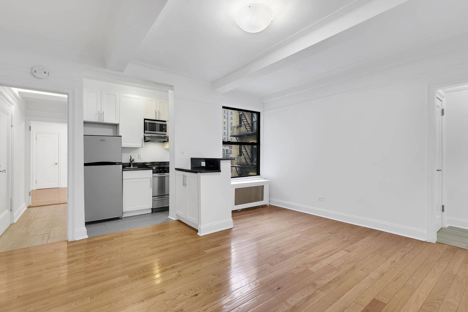 Prime Brooklyn Heights Location52 Clark Street, Apt 6MNO FEEVIRTUAL TOURS AVAILABLE UPON REQUESTABOUT THE APARTMENT Open Sky Views From Both Bedroom AND Living Room !