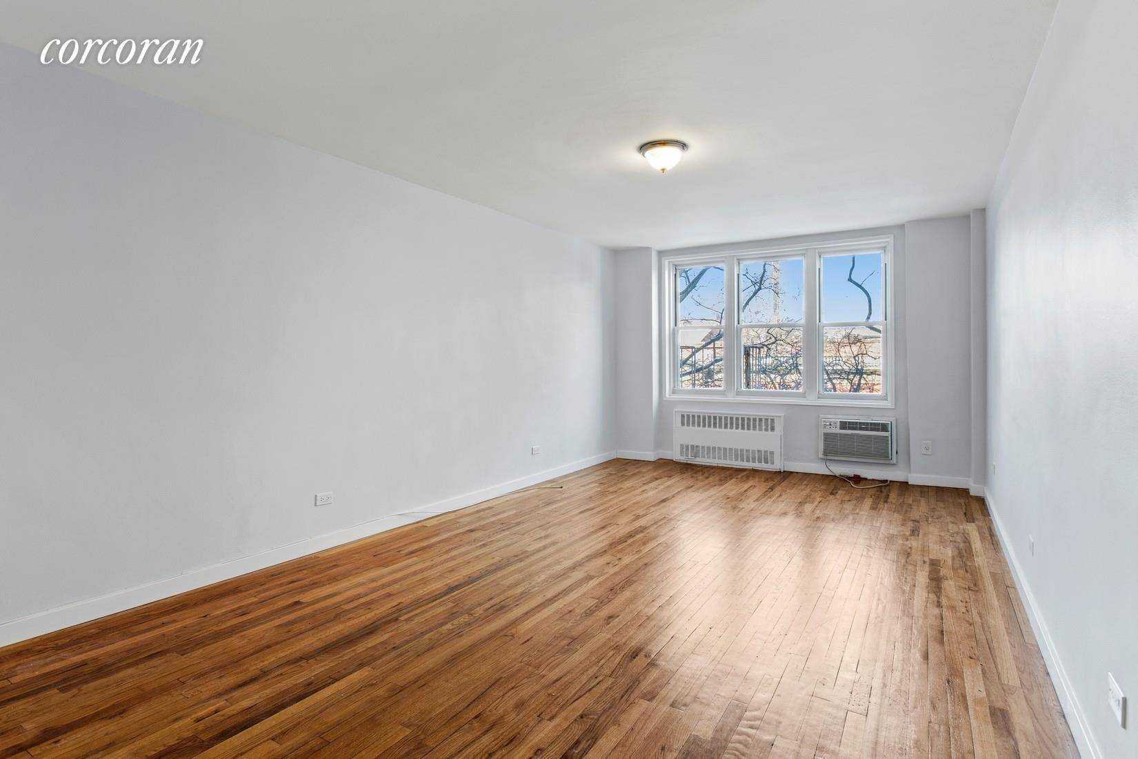 Situated on a dreamy quiet block in the fruit streets, the unit has large rooms, built in a c and the kitchen and bathroom were recently renovated.