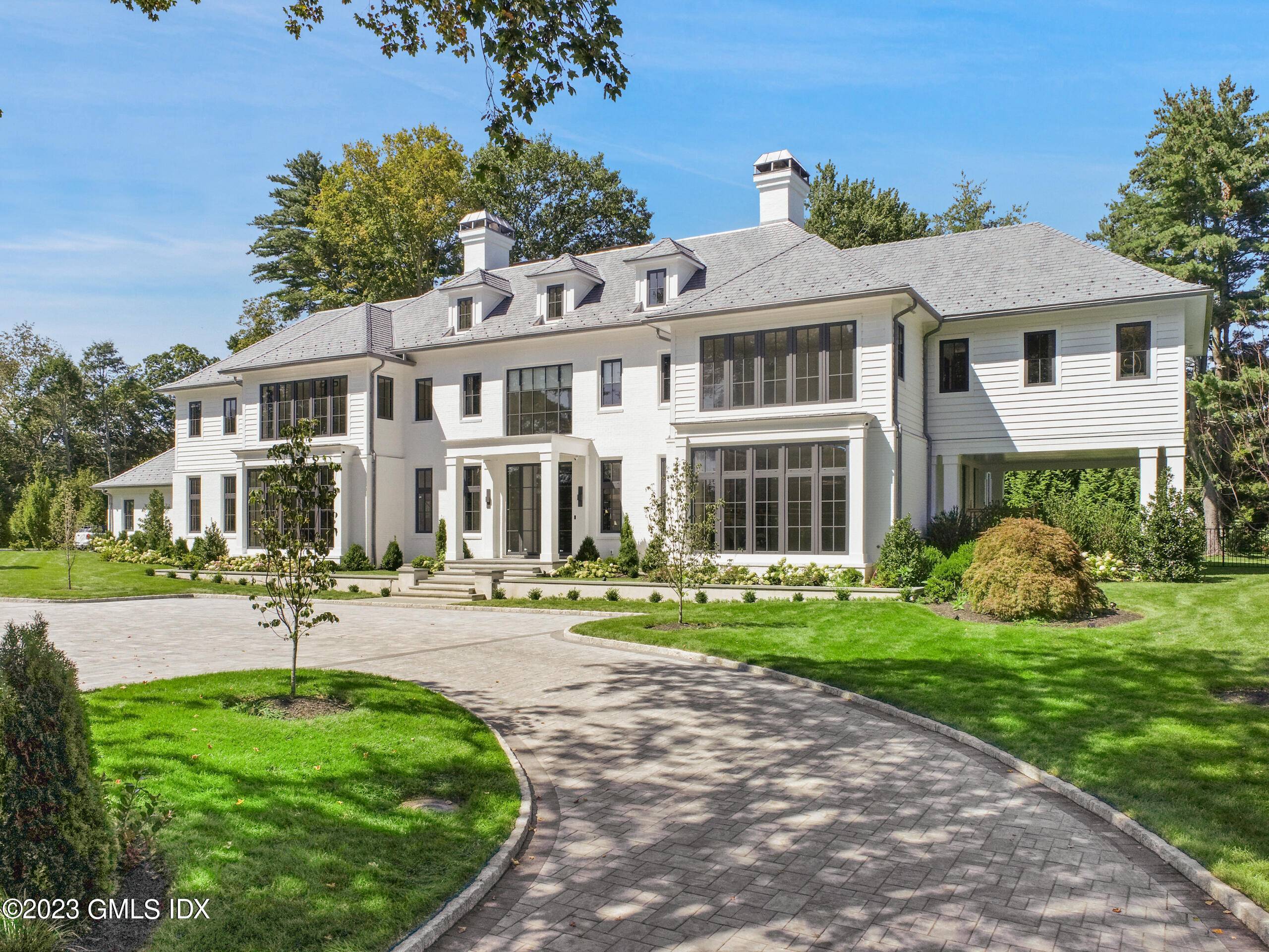 This Deer Park Association, Brick and Clapboard, Georgian Colonial has been meticulously crafted by local Hobi Award winning developer, continuing to raise the bar for the finest living in Greenwich ...