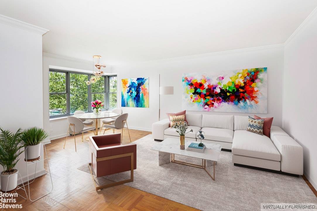 Fifth Avenue Jewel ! This oversize 1 bedroom, 2 bathroom home located in 2 Fifth Avenue, a lauded white glove cooperative steps from Washington Square Park, is an exceptionally special ...
