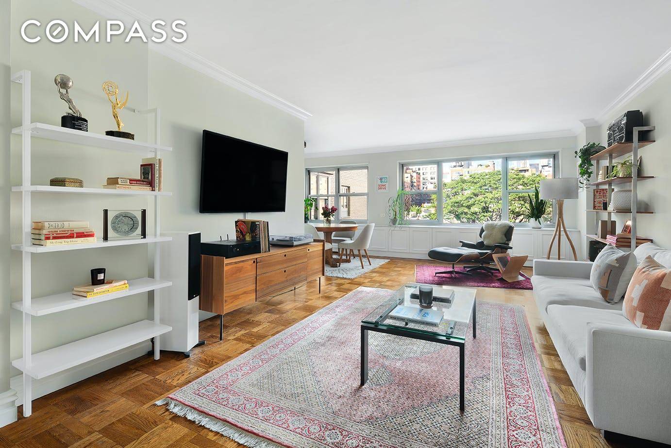 20 East 9th Street, Unit 9X, is situated in the heart of Greenwich Village.
