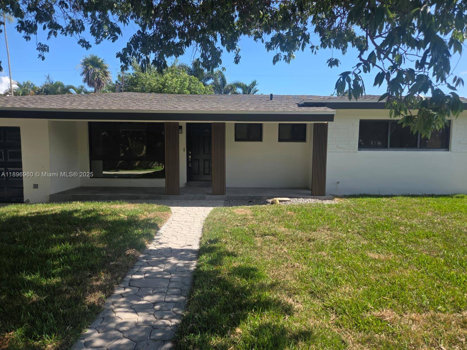 Stunning Fully Renovated Home in East Wilton Manors !