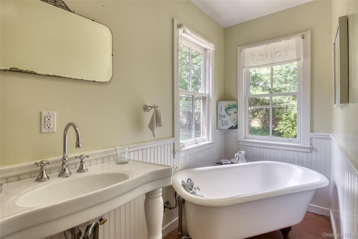 1st floor bath