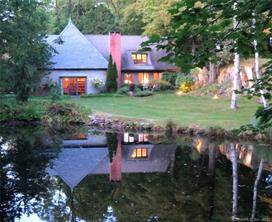 Available 5 27 2022 through 9 6 2022 35, 000 term or 12, 000 month, 3 months minimum Taconic Waterfront Carriage House.