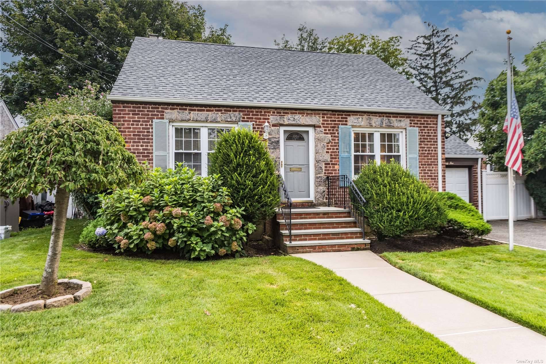 Beautiful and updated Cape located in the desirable section of West Hempstead ; Franklin Square school district, near houses of worship, shopping, LIRR, Halls Pond, Echo Park and so much ...
