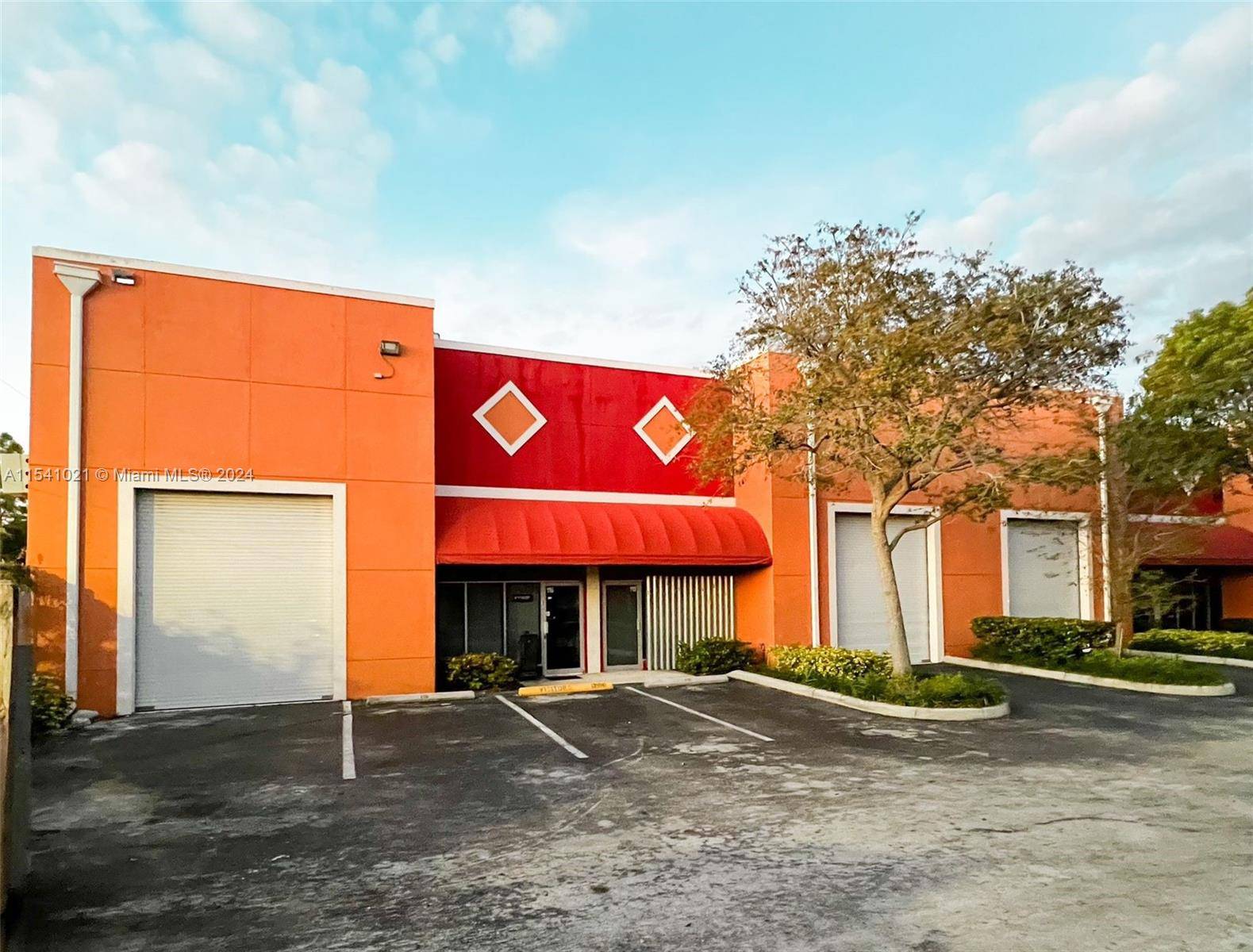 Warehouse with Commercial Kitchen in the heart of West Kendall presents an excellent opportunity for entrepreneurs seeking a well equipped space for a Catering Business or Bakery, featuring Office Space, ...