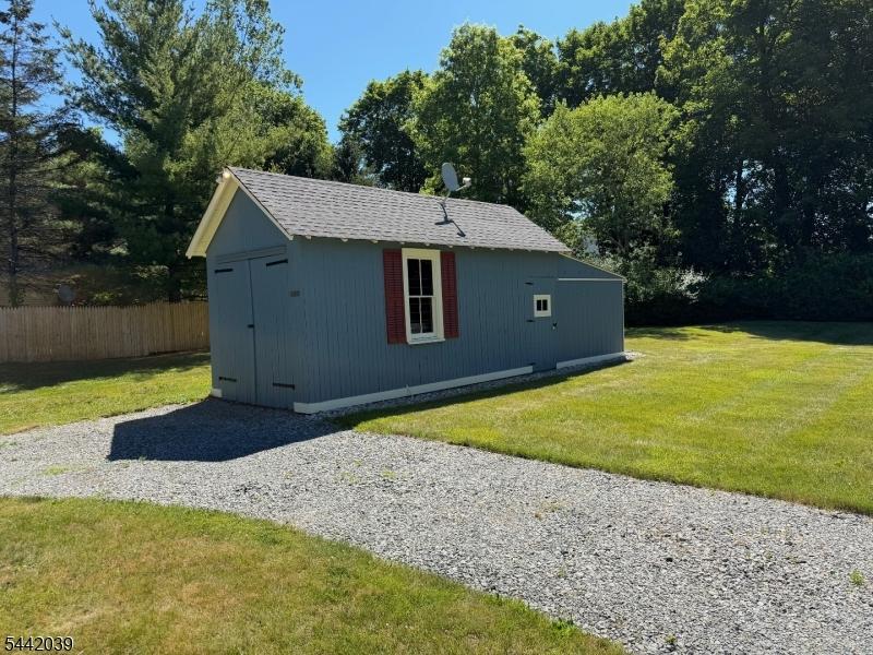Detached garage/shed