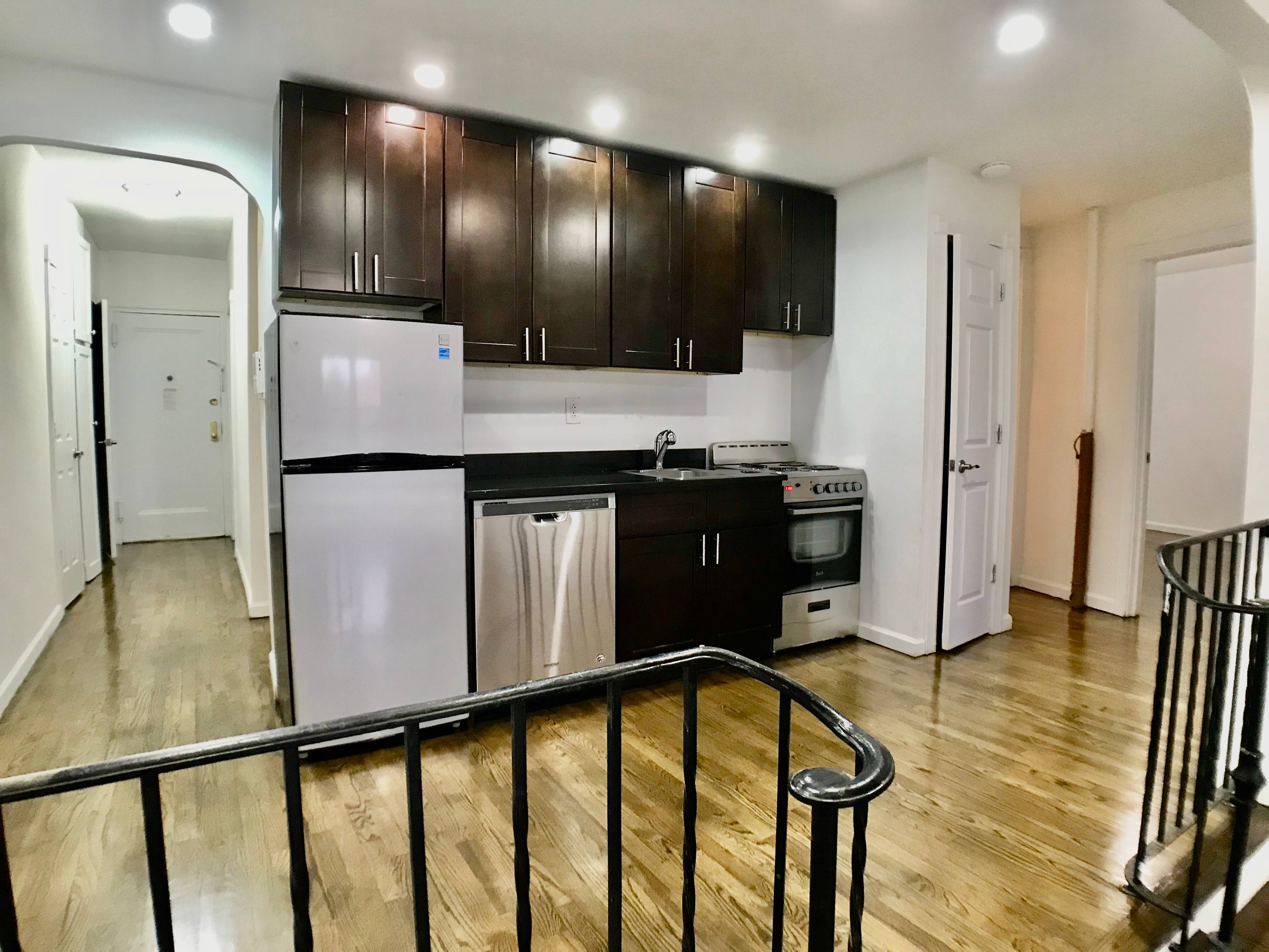 Spacious and bright apartment one block from the A train and Fort Tryon Park on a gorgeous tree lined street !