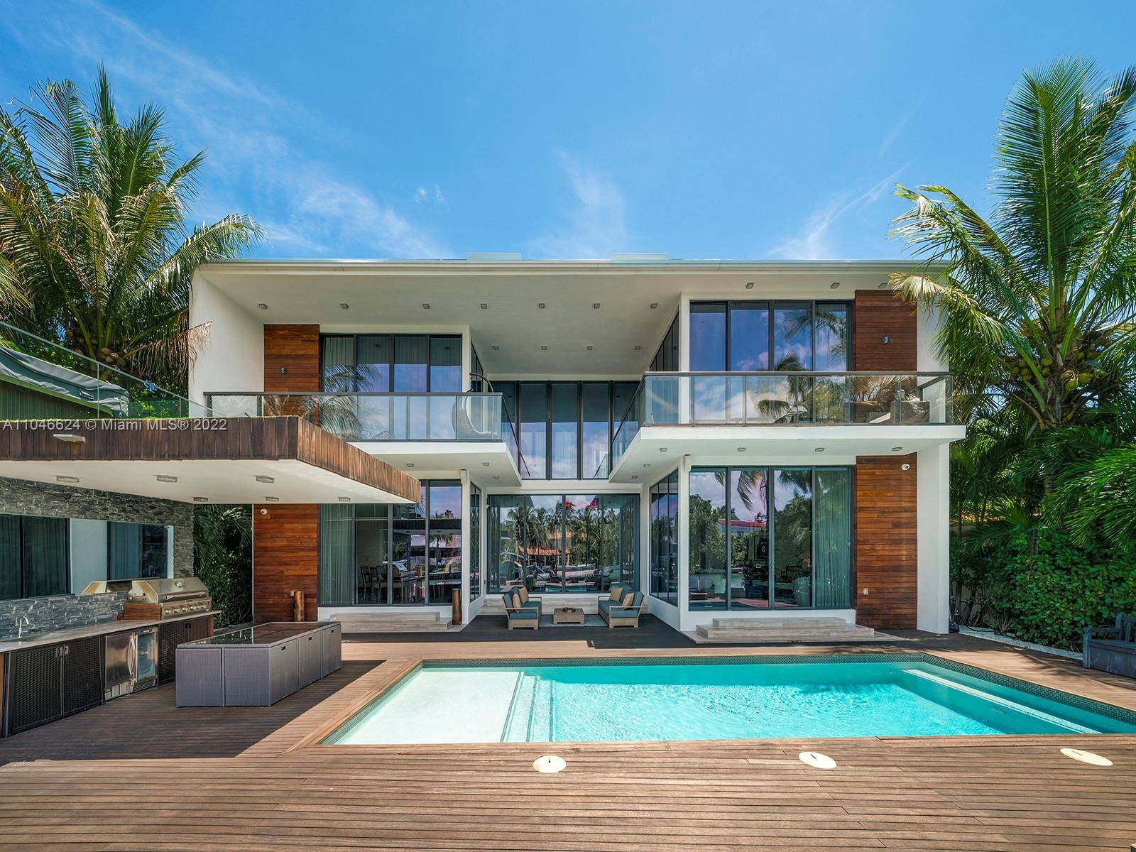 This exquisite contemporary residence, Designed by well known Cheoff Levy Fishman, was designed to take advantage of its spectacular setting, with the Biscayne Waterway, allowing easy bay access, in the ...