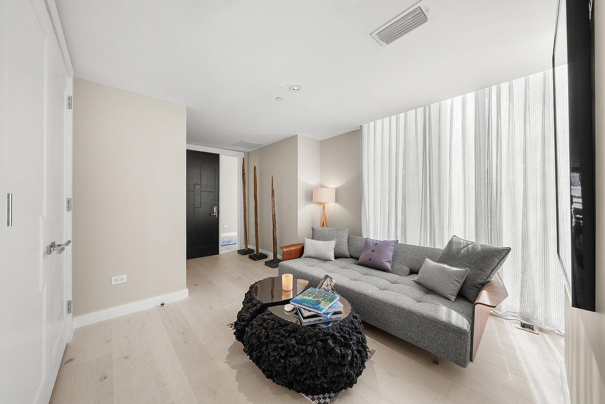 Foyer/Lounge Space
