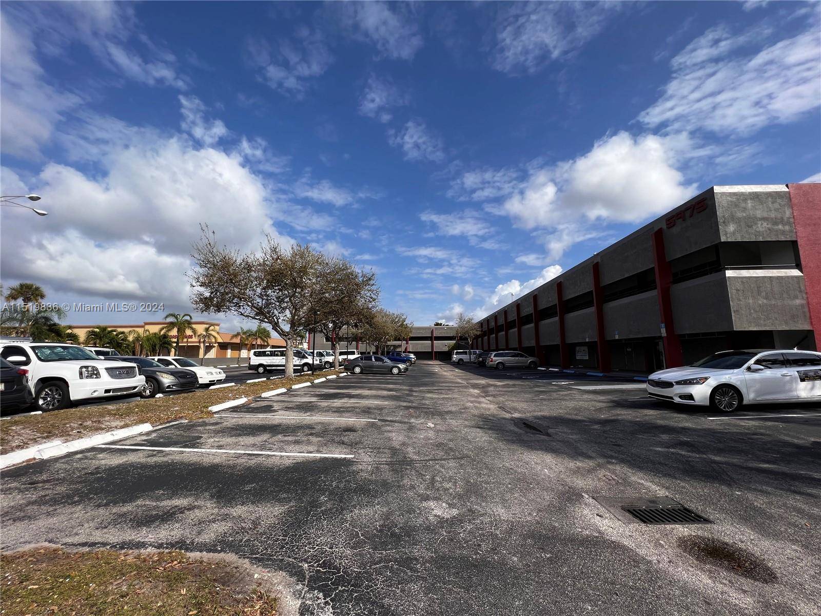 Excellent units for lease in desirable Plantation, FL.