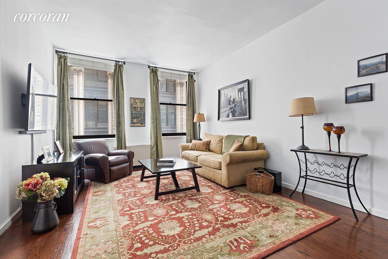 Welcome to 150 Nassau Street 8B, a quiet and loft like one bedroom condo located at the crossroads of City Hall Park, TriBeCa and FiDi.