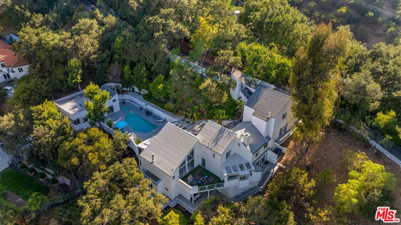 3210   Coldwater Canyon Ln 6BR Beverly Hills Post Office | B.H.P.O. La