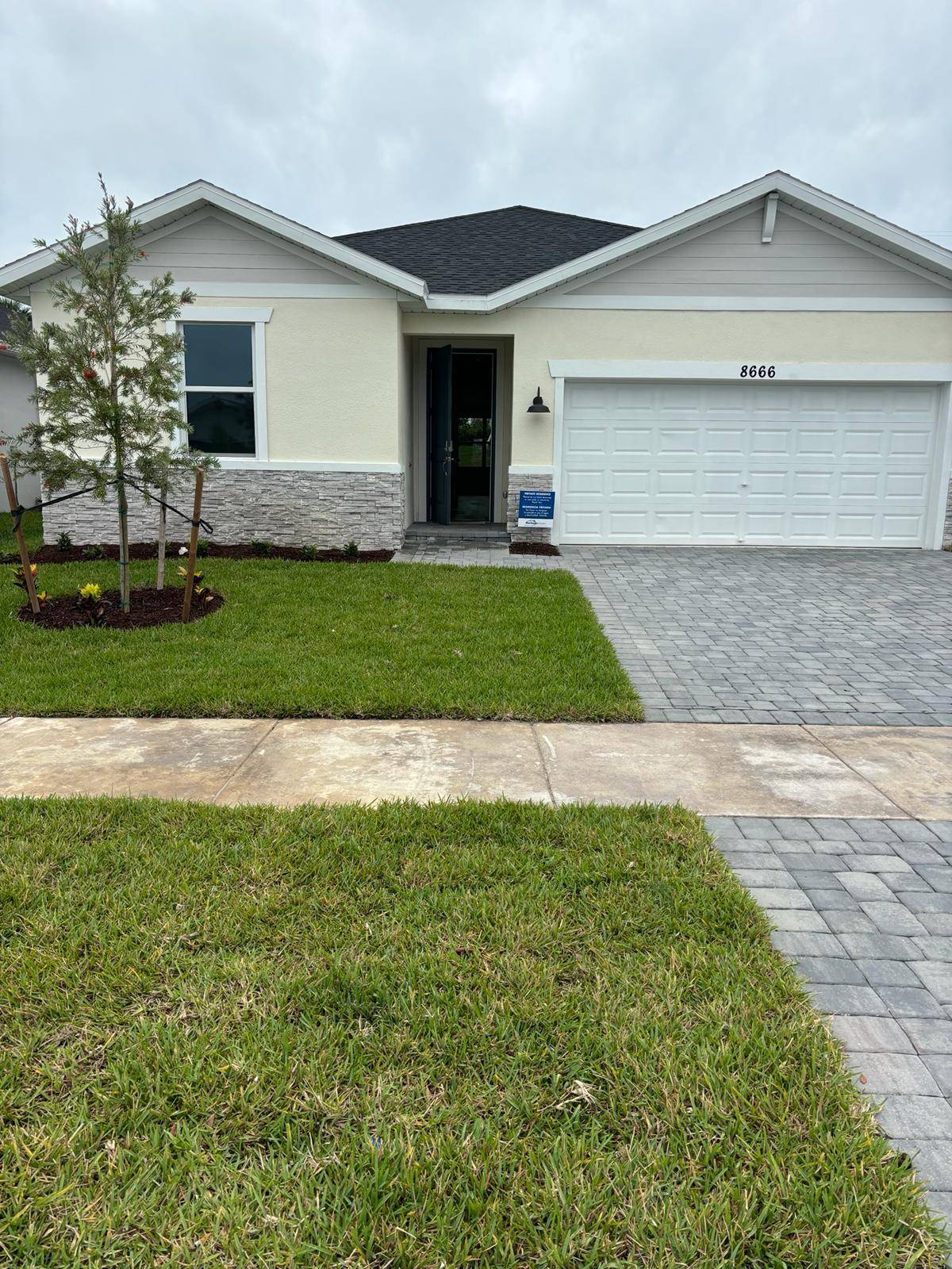 Featuring this brand new 4 bedrooms2 bath 2 car garagefeatures include stainless steel appliances, granite counter tops, impact windowsenergy efficient home easy access to commuter routes as well as the ...