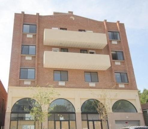 View of apartment building / complex