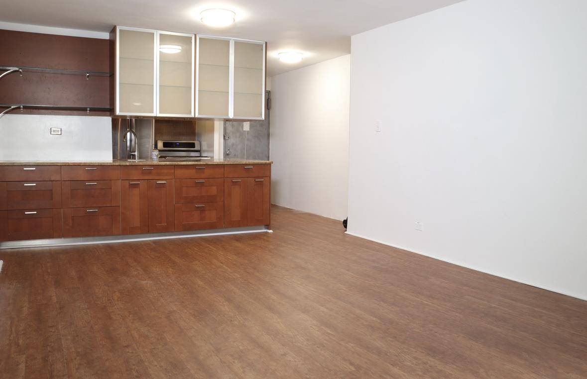 Freshly painted with gleaming brand new floors in upper Midtown East, some simple projects and final TLC will finish the upgrade of this much coveted D line apartment.