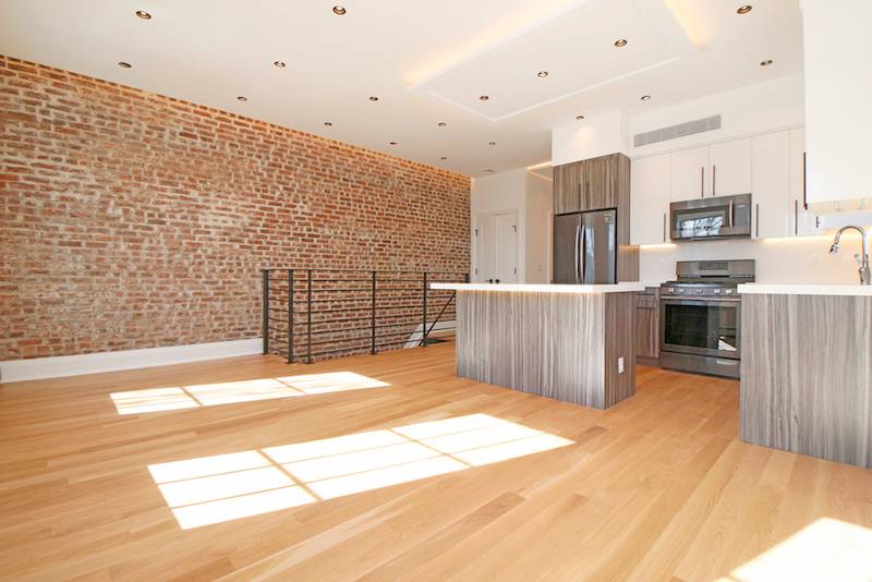 Available for rent in the heart of Astoria, Ditmars 3 Bedroom, 2 Full BathsCompletely customized high end designer finishes throughoutBlack stainless steel appliances, dishwasher and modern cabinetryHigh ceilings with accent ...