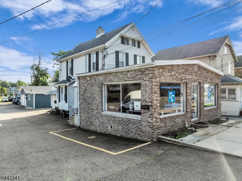 Front Comercial Building
