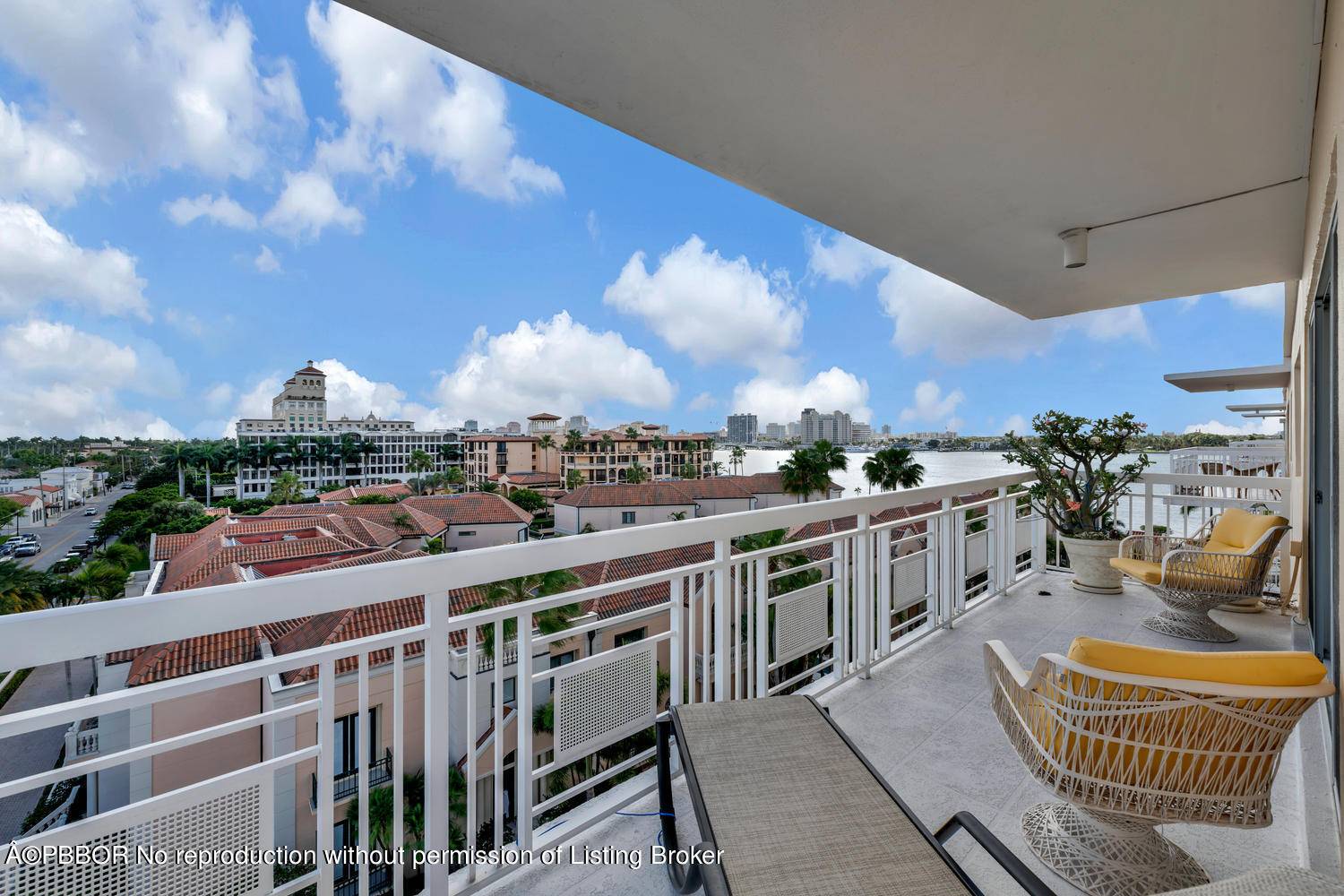 This one bedroom one bath Palm Beach Penthouse is a ''must have'' in your real estate portfolio.