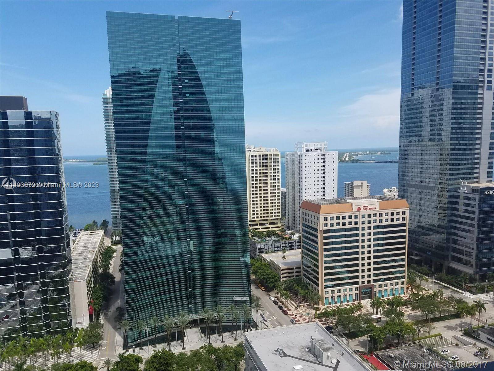 SPECTCULAR OPPORTUNITY TO RENT THIS INCREIDBLE RESIDENCE AT SLS BRICKELL !