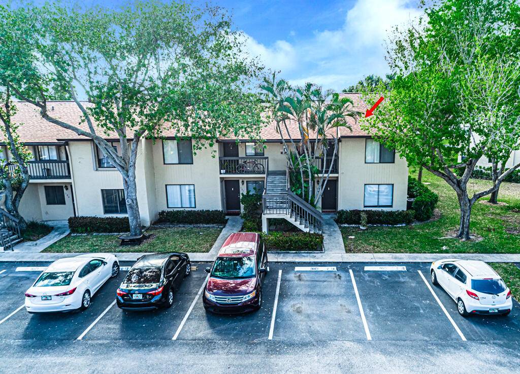 Great location near the county line, close to Broward and Palm Beach counties.