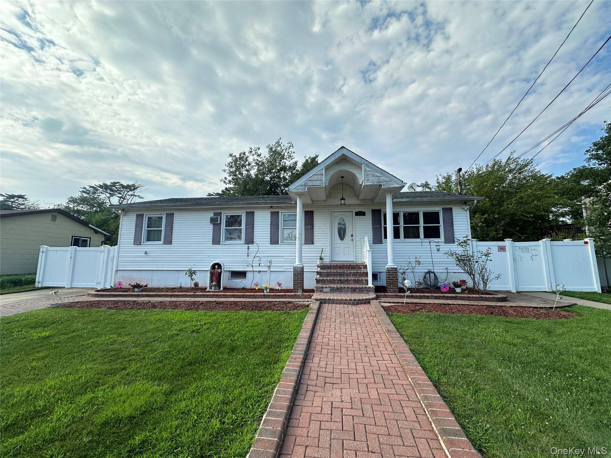 Discover the incredible potential of this centrally located property !