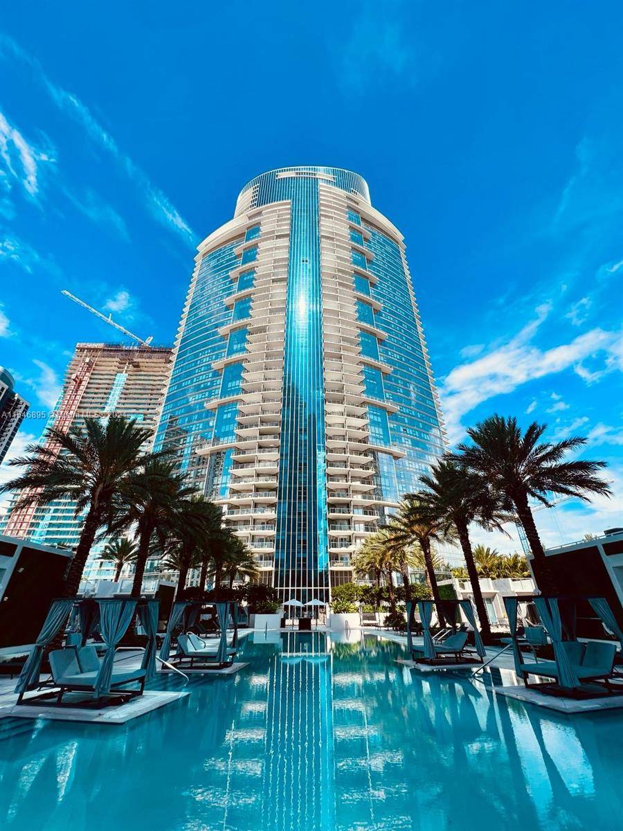 Step into the Paramount Miami World Center !
