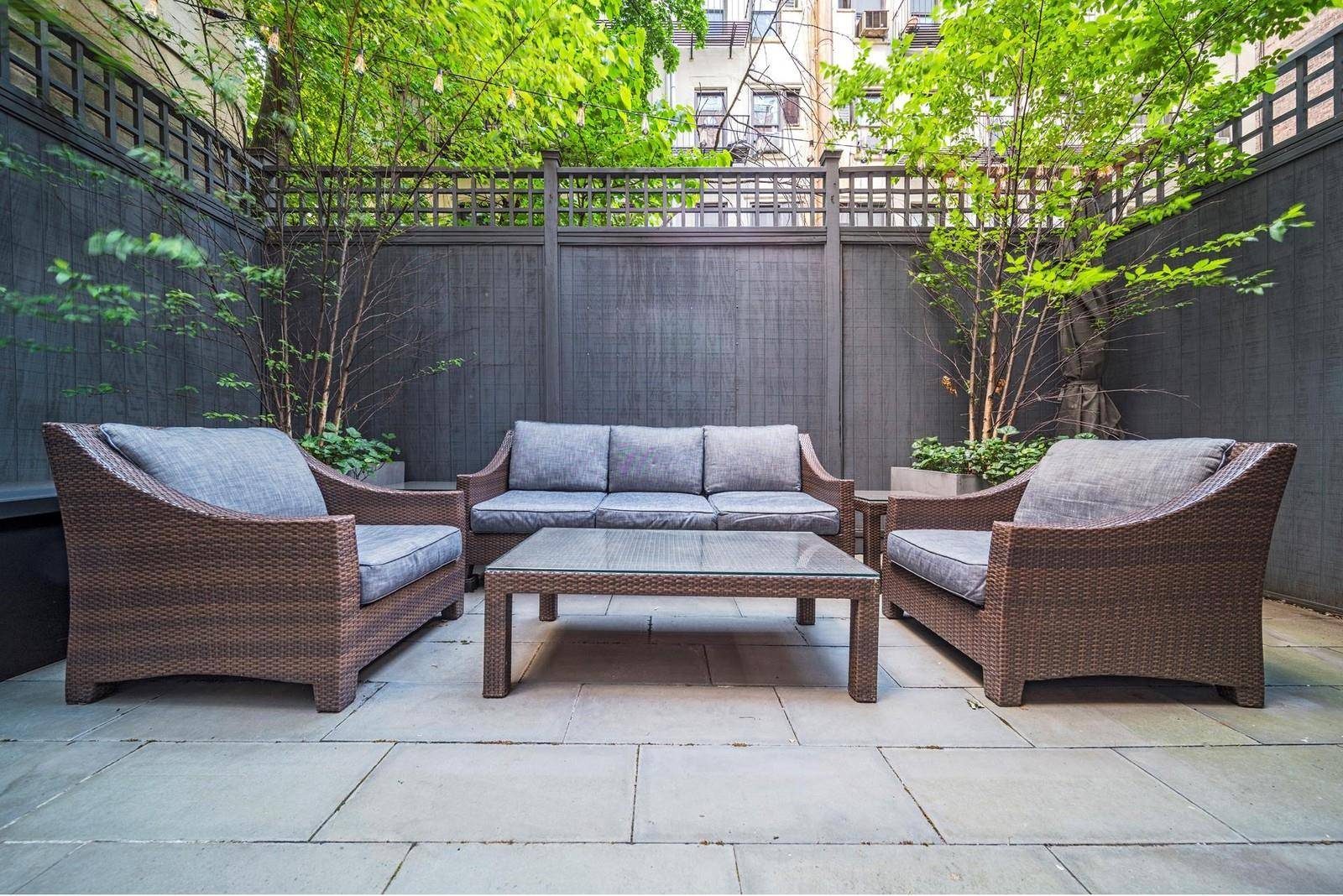This is a stylish and pristine one bedroom apartment with your very own private outdoor space, in vibrant West Soho.