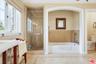 2nd ensuite bath up