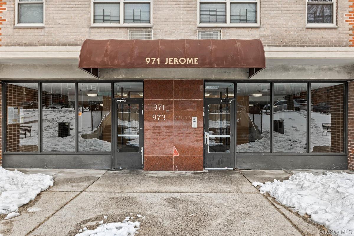 Welcome to 971 Jerome Street