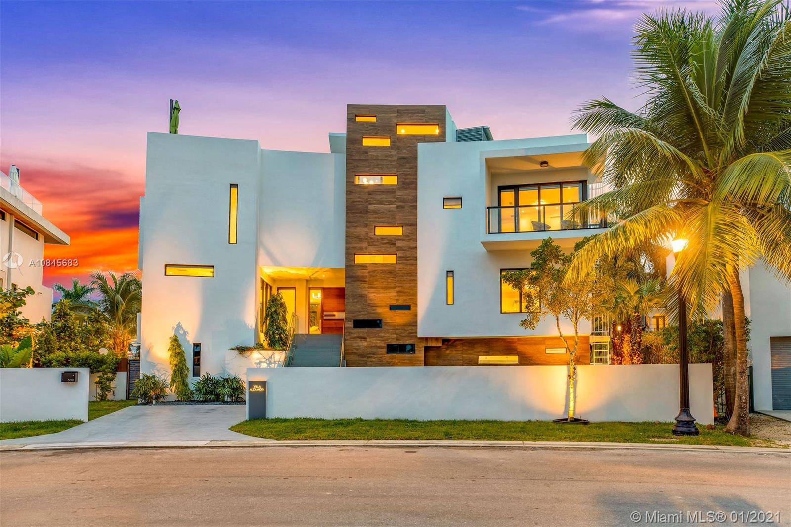 Brand New Residence in prestigious Palm Island.