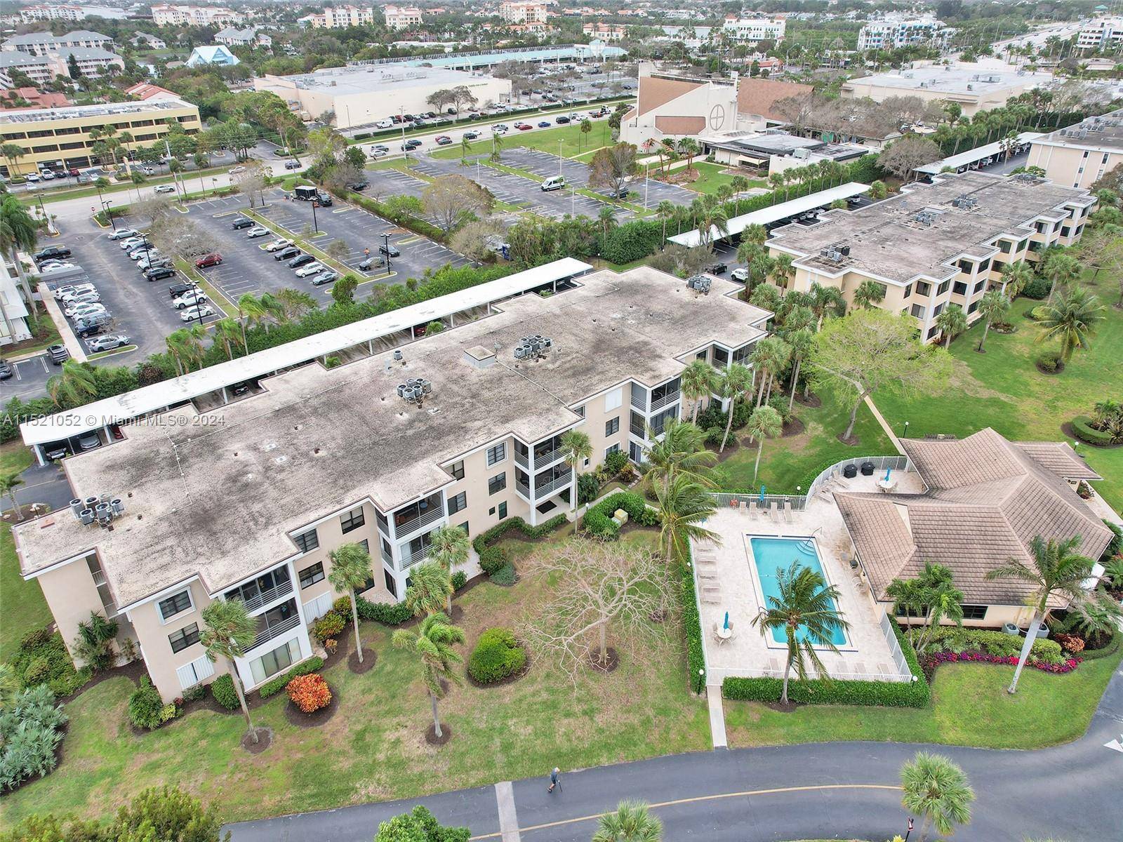 MOTIVATED SELLER ! Discover the epitome of Jupiter living in this spacious unit situated in a park like oasis.