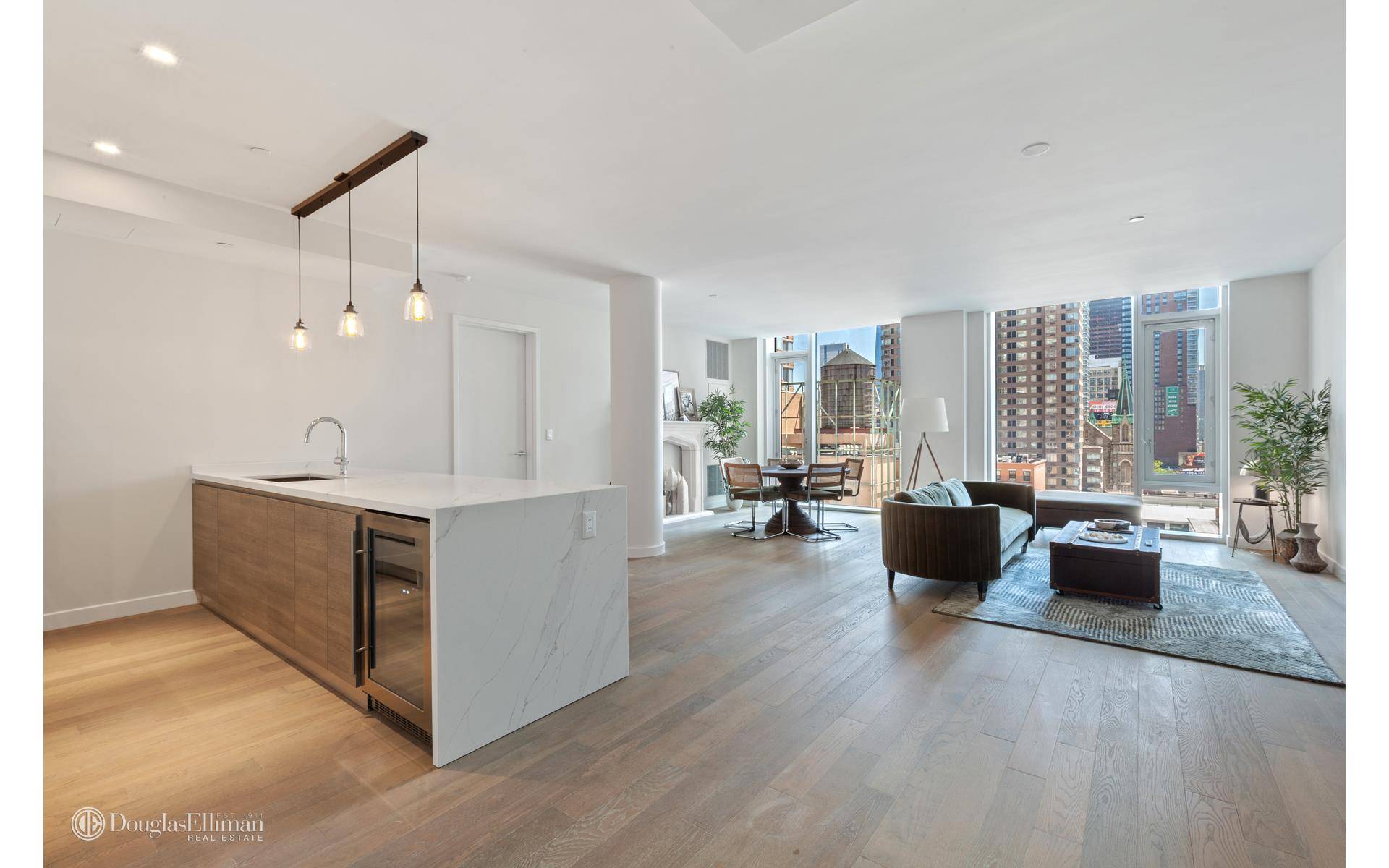Immediate Occupancy ! The exclusive Charlie West is a 16 story new development condominium that provides residents with an elevated, boutique lifestyle across 2 separate towers with only 5 units ...