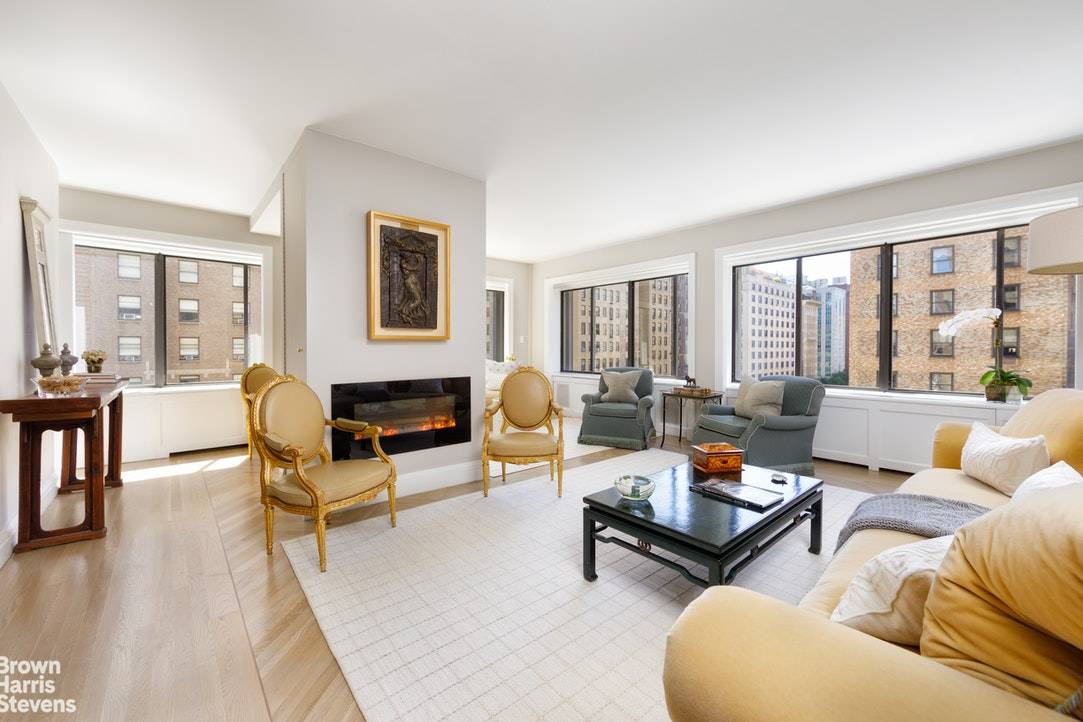 Rare, beautifully renovated condominium residence located in the coveted heart of Manhattan's Gold Coast.