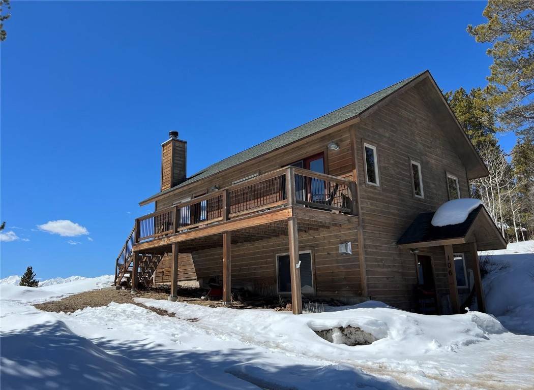 Spectacular home with grand views of the Sawatch Mountain range to the west !