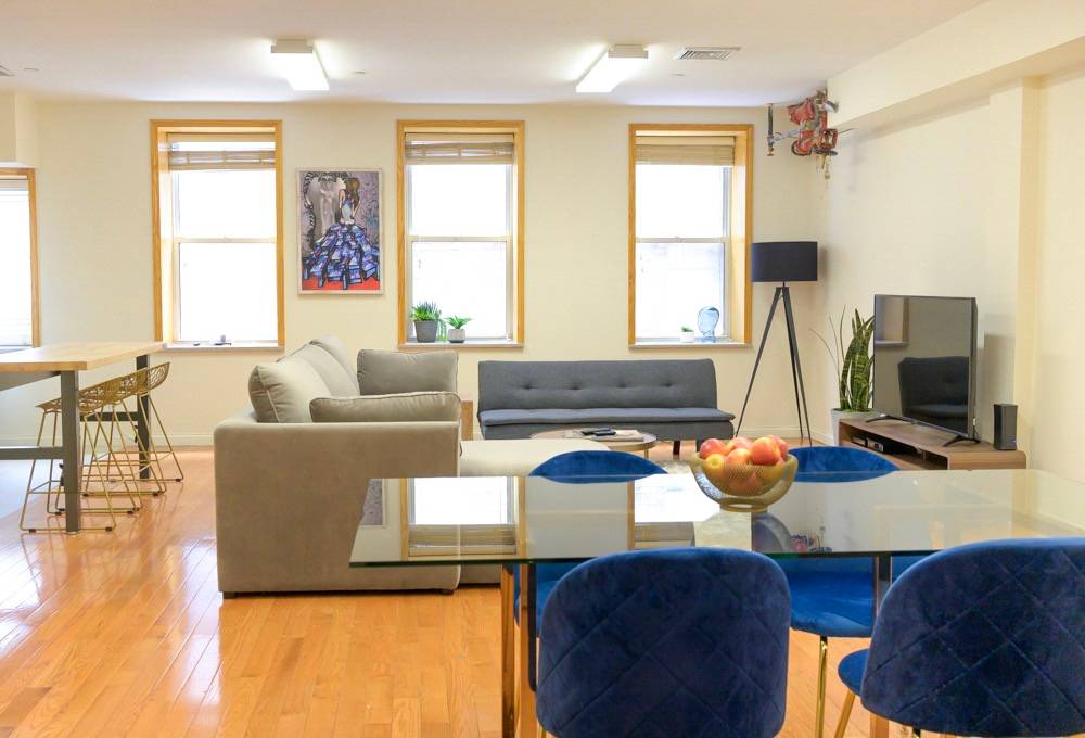 Luxury 800sq ft Furnished Loft in the heart of Little Italy !