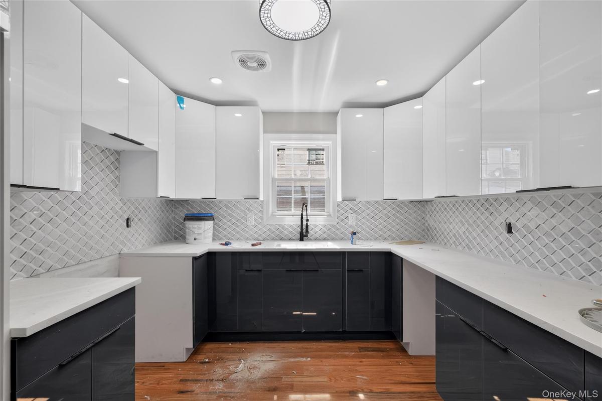 Apt 1