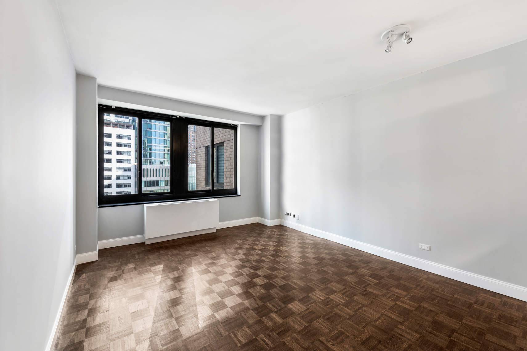 Suburbs in the city ! Welcome home to this spacious, sunny 1BR with hardwood flooring, oversized windows and abundant closet space.