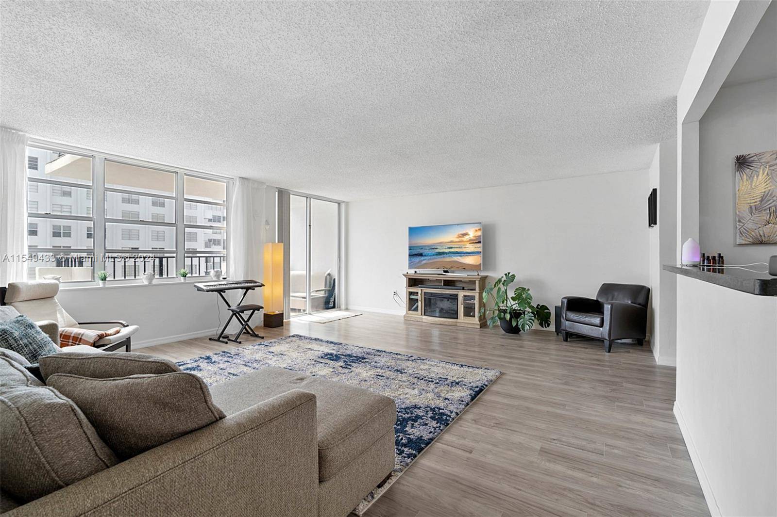 Come by to see this one of a kind unit on the 19th floor with water views.