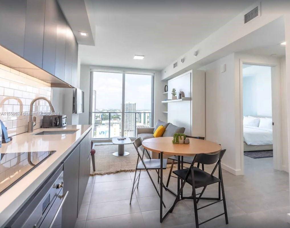 This furnished 1 bedroom, 1 bathroom unit is ideally situated in the vibrant heart of downtown Miami.