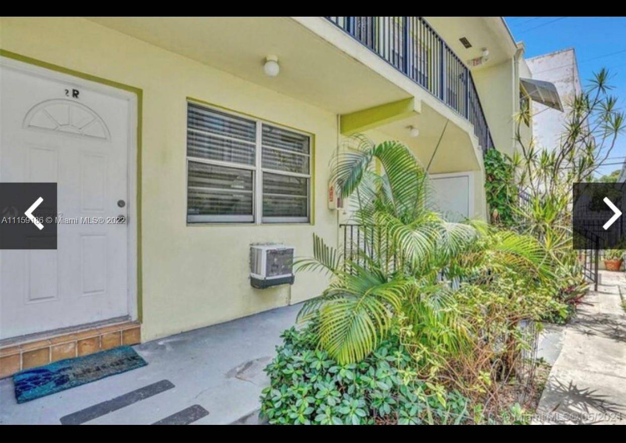 LOCATED IN THE HEART OF MIAMI BEACH THIS RENOVATED STUDIO FEATURES STAINLESS STEEL APPLIANCES WASHER AND DRYER, BLOCK AWAYS FROM THE BEACH TENANT OCCUPIED.